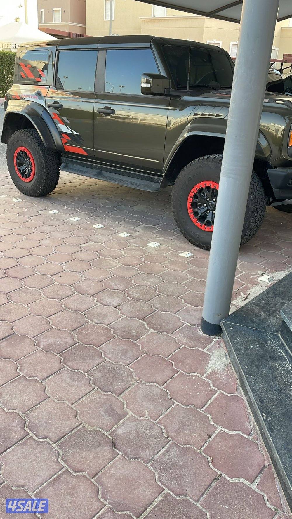 للبيع جيب برونكو رابتر اللون زيتي مديل ٢٥ عداد ٦٠٠٠ وقابل للزياده حماي0