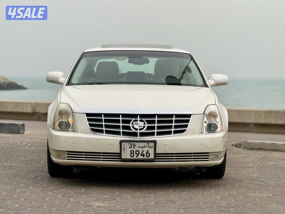 للبيع كاديلاك DTS موديل 2009 - ماشي 72 ألف فقط وارد الغانم فل اوبشن1