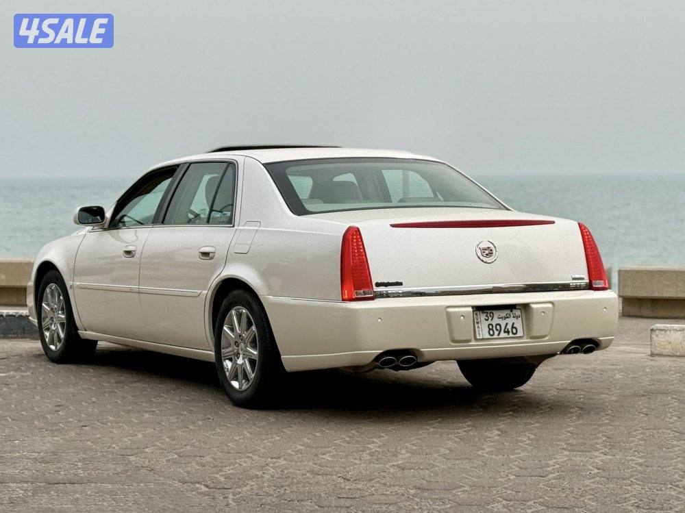 للبيع كاديلاك DTS موديل 2009 - ماشي 72 ألف فقط وارد الغانم فل اوبشن5