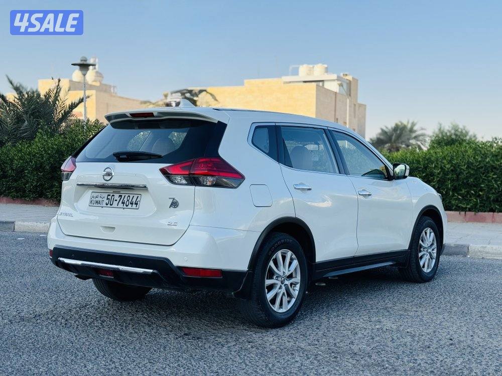 للبيع نيسان إكس تريل 2019 بحاله نظيفه جدا6