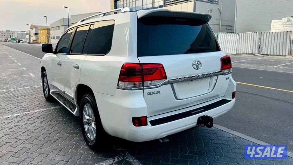 تويوتا لاندكروزر 2016 Gxr وكاله البحرين تصدير الى الكويت مع تخليص اقرا4