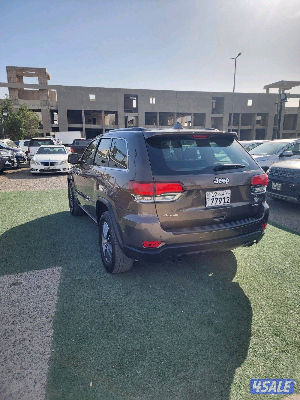 جراند شيروكي لاريدو3