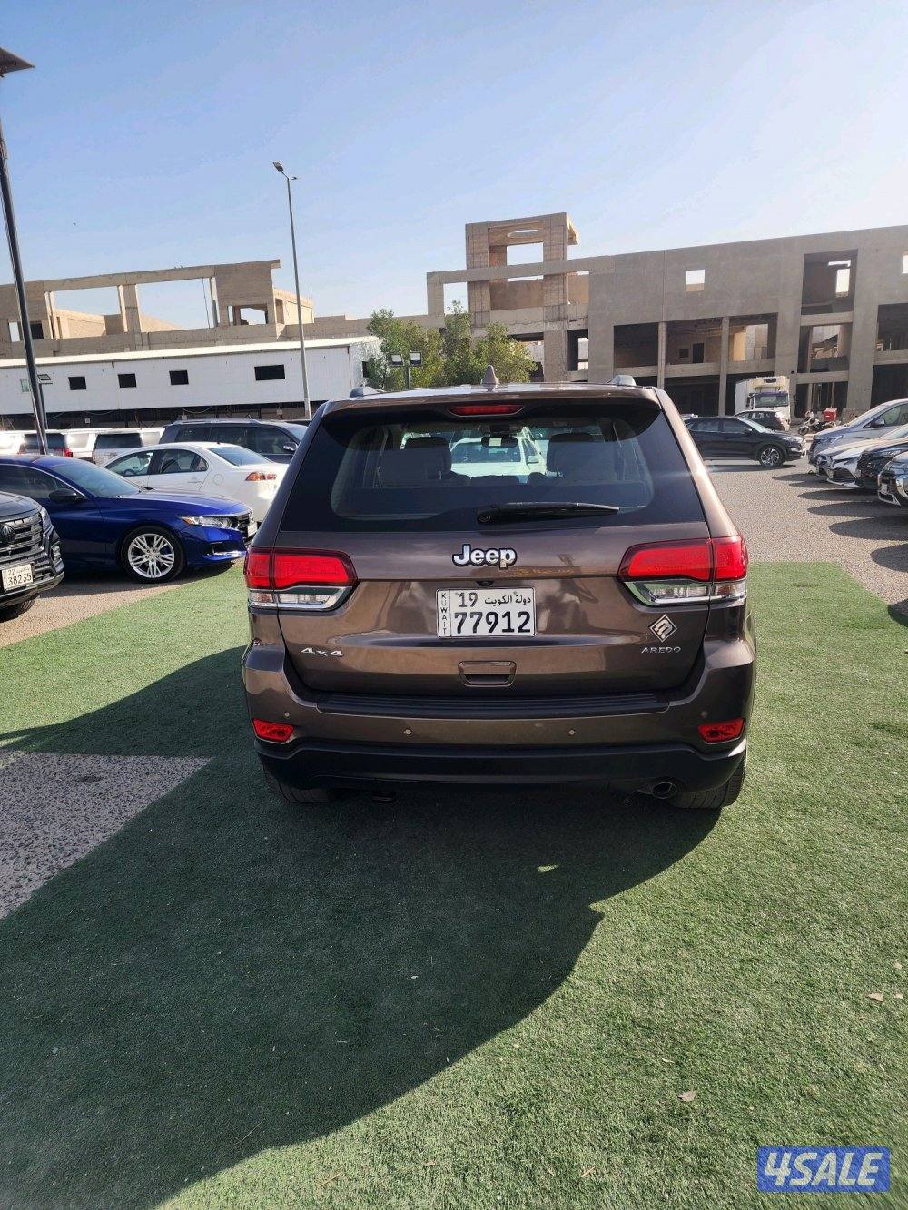 جراند شيروكي لاريدو4