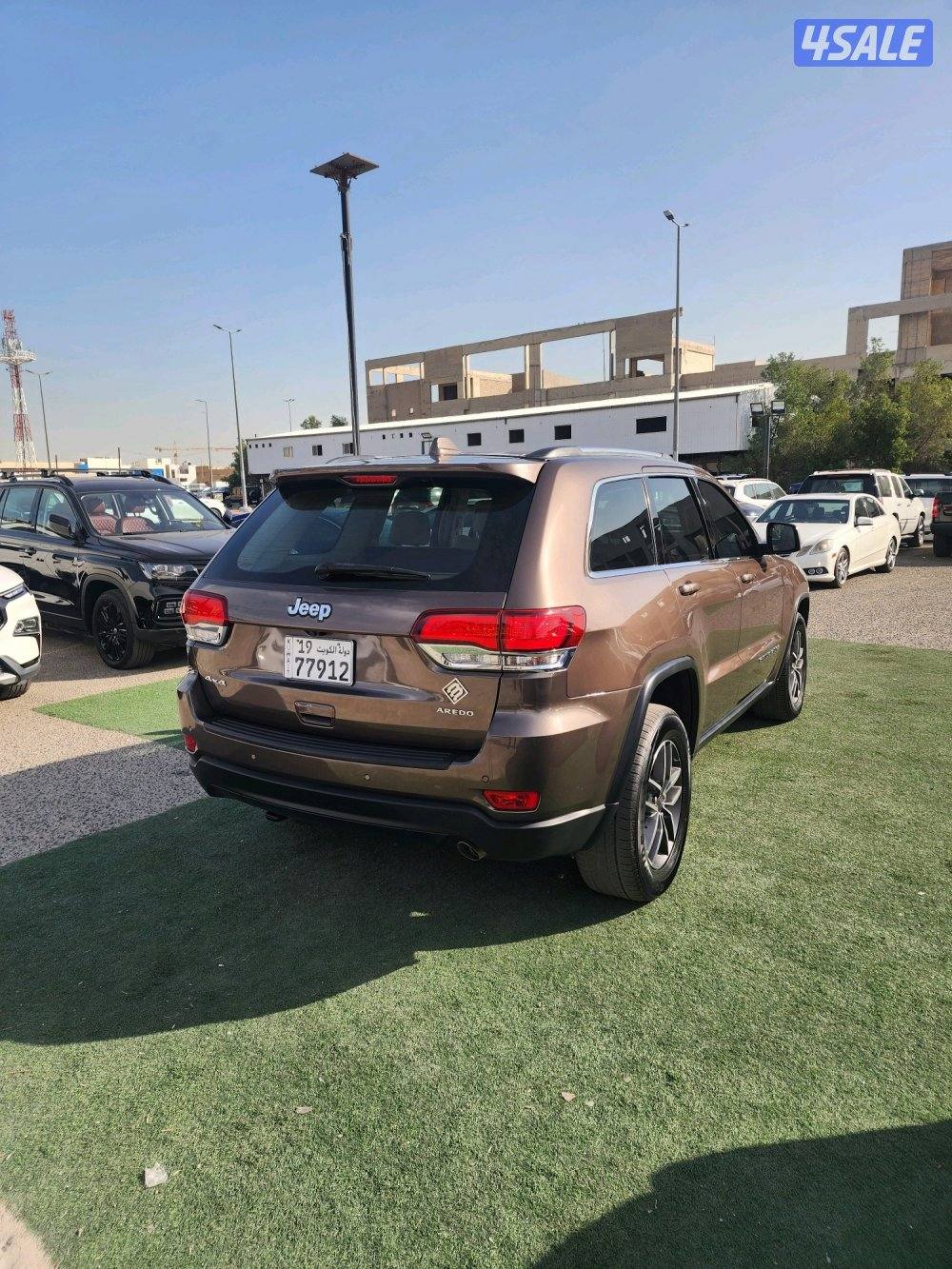 جراند شيروكي لاريدو5