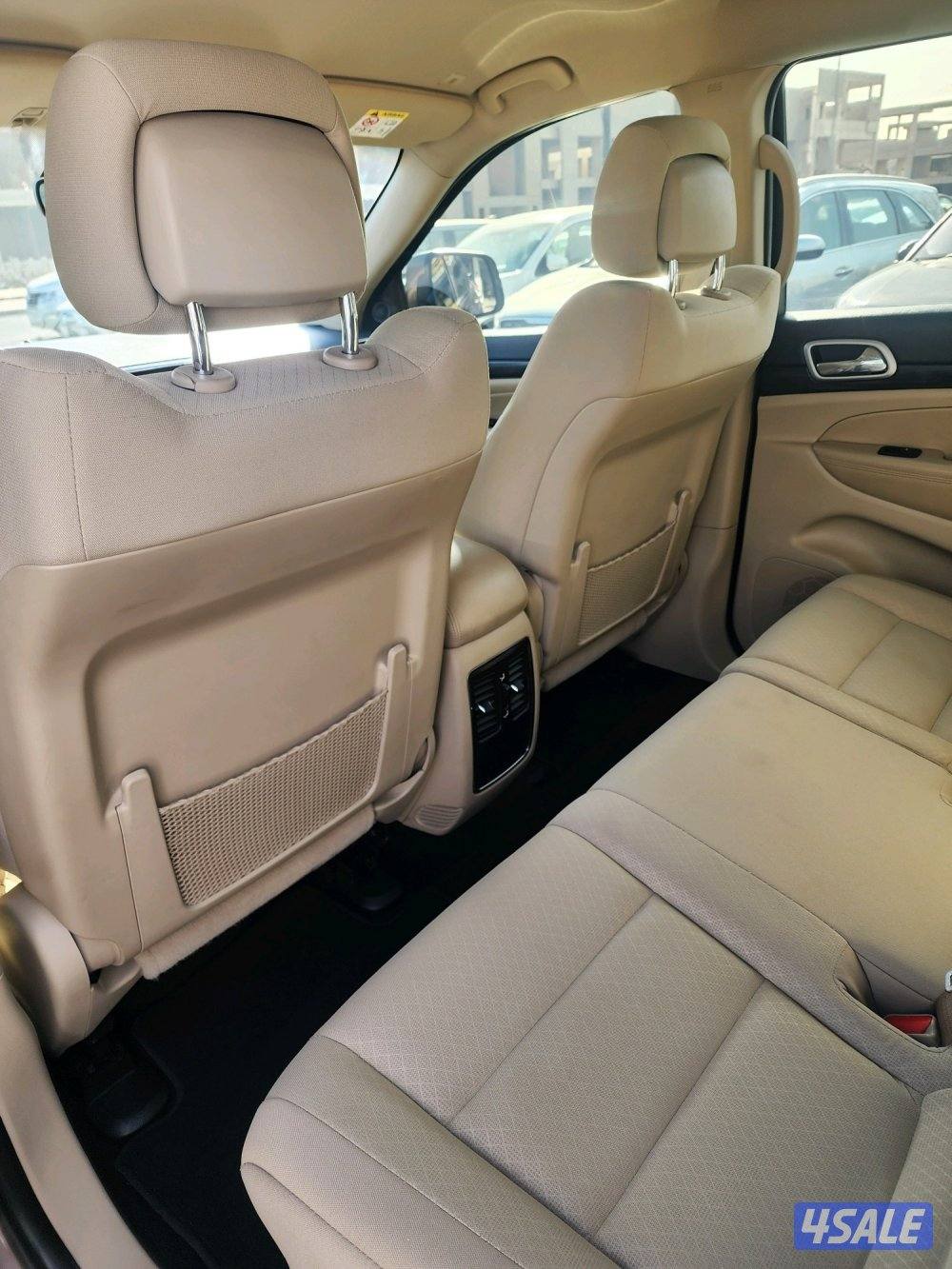 جراند شيروكي لاريدو6