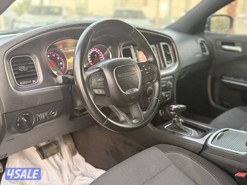 دوج شارجر موديل 2015 بحاله ممتازه جدا شرط الفحص8