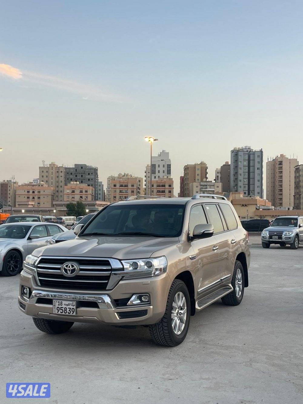 لاند كروزر GX.R v8 موديل 20200