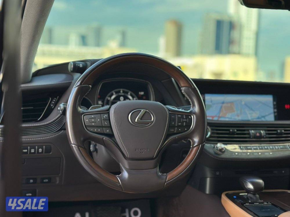 لكزسLS500 TURBO موديل2019 عداد83الف وارد الساير سيرفس منتظم7