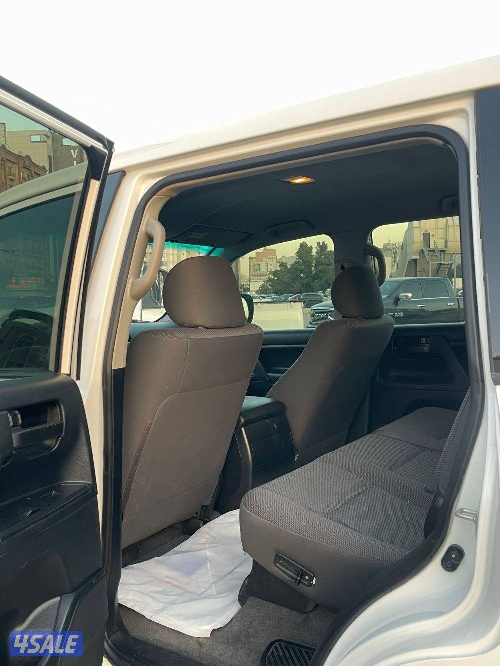 لاند كروزر G استاندر موديل 20122