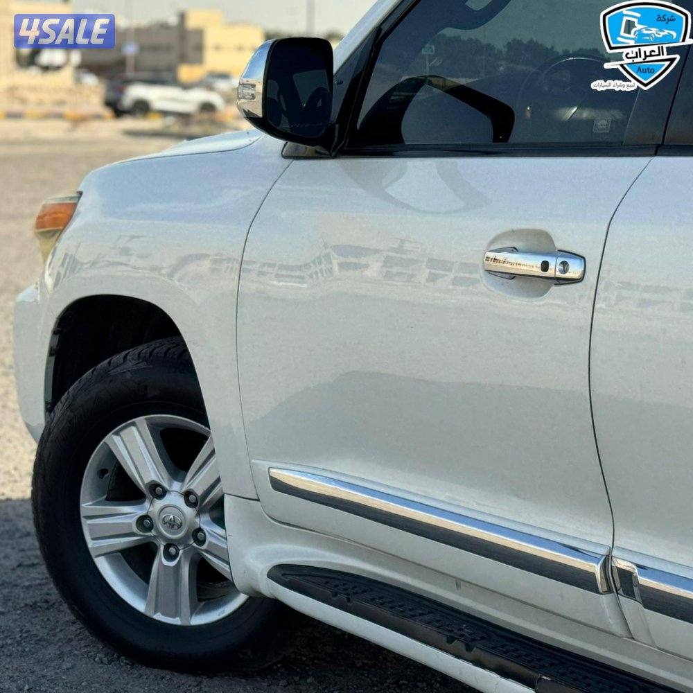 لاندكروزر GXR  20134