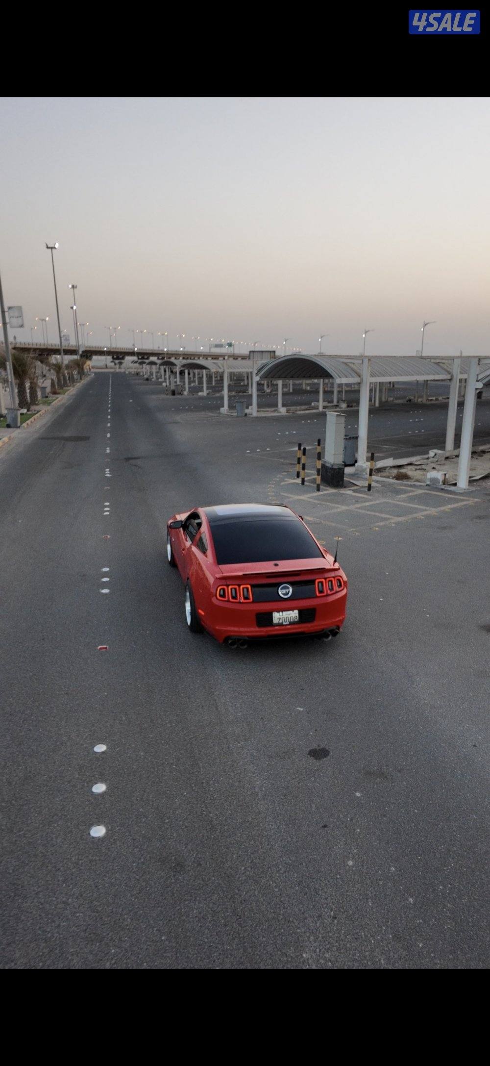 للبدل موستنق شاصي جيد مع تشارجر2