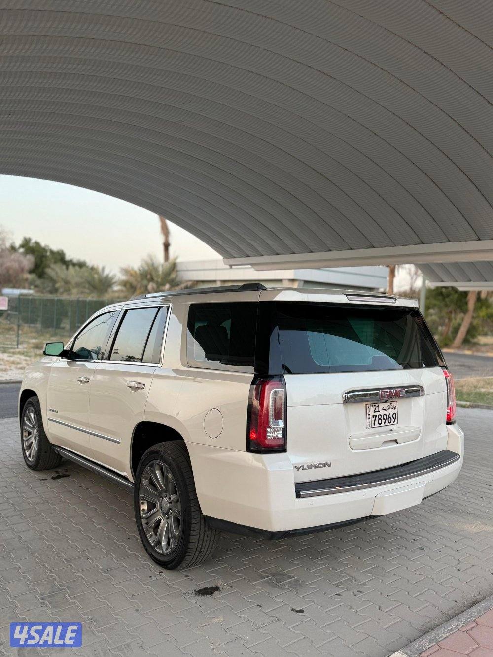 للبيع يوكن دينالي 8 غيار 20152