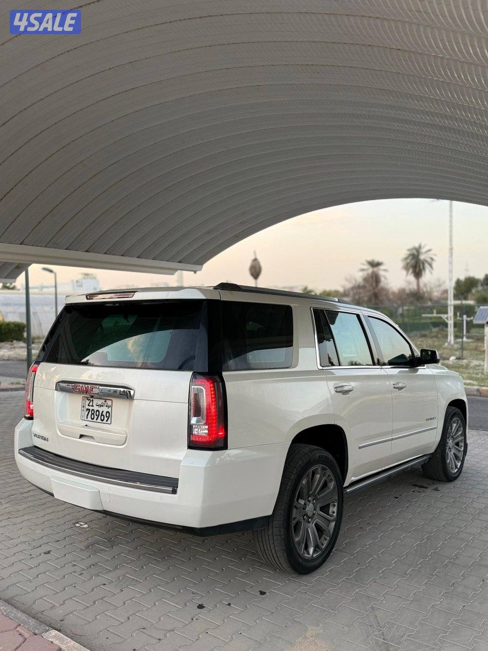 للبيع يوكن دينالي 8 غيار 20153