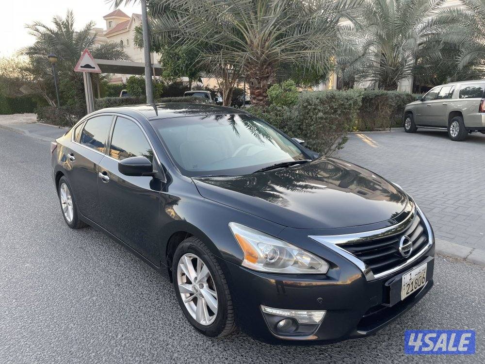 للبيع التيما موديل 2014 عداد 124 الف3