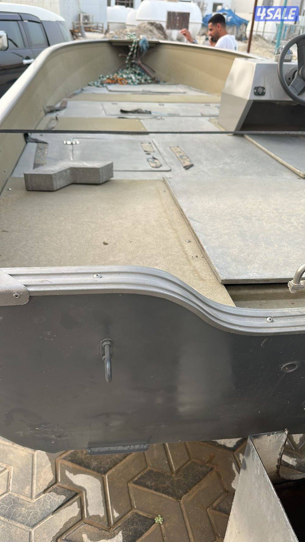 السلام عليكم ورحمة الله وبركاته 
* للبيع طراد 16 المنيوم موديل 2011 
*4