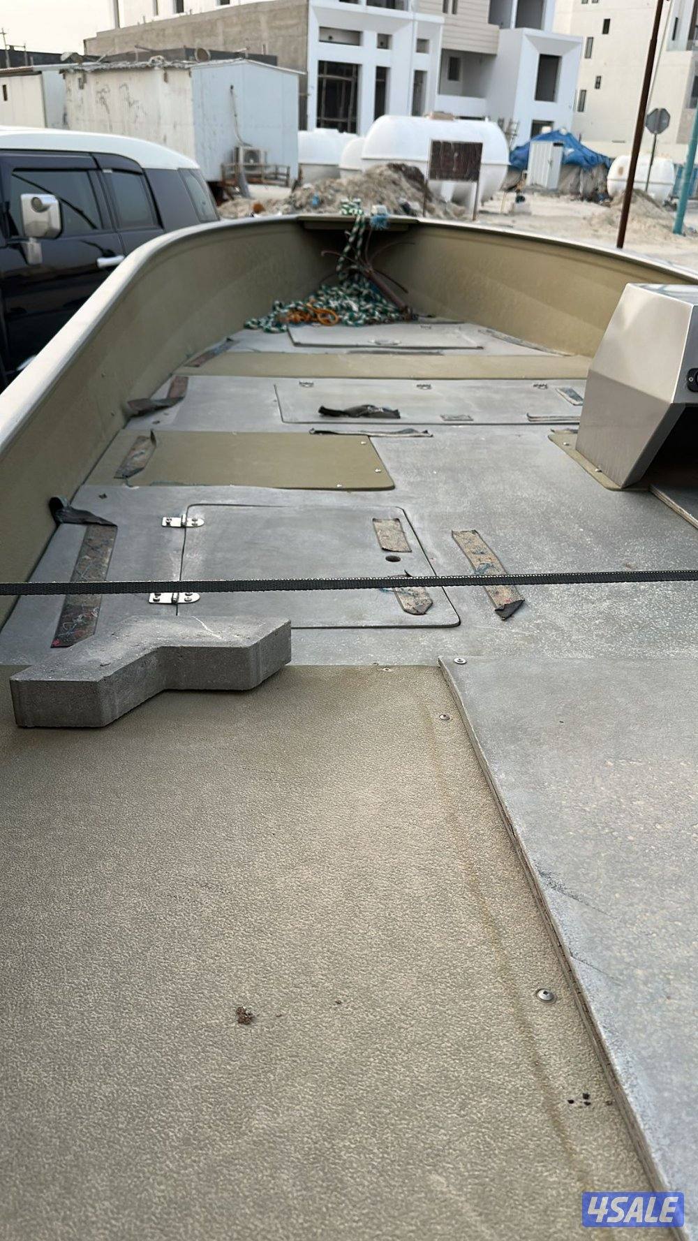 السلام عليكم ورحمة الله وبركاته 
* للبيع طراد 16 المنيوم موديل 2011 
*6