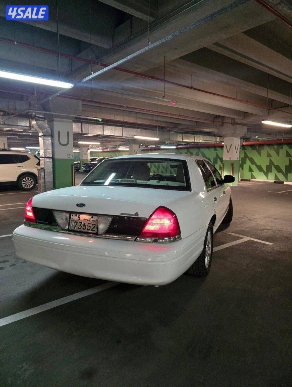 للبيع فورد فكتوريا 20110