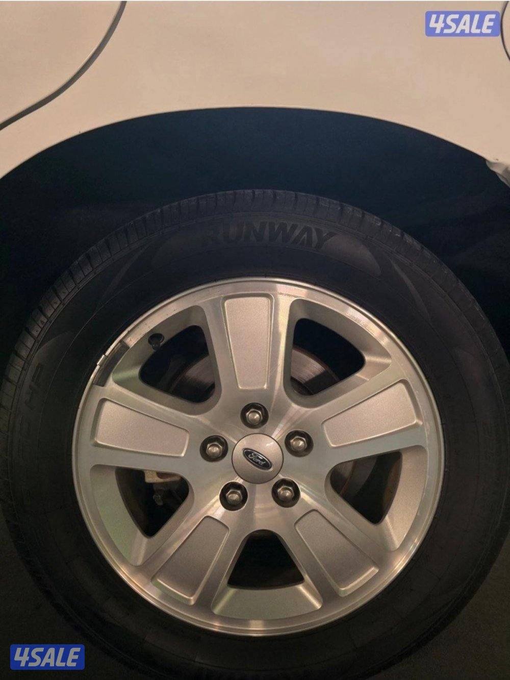 للبيع فورد فكتوريا 20117