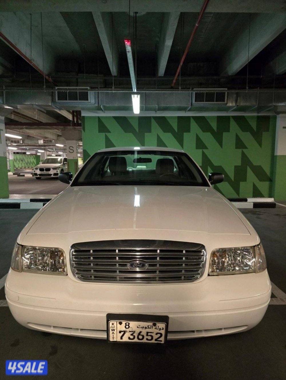 للبيع فورد فكتوريا 201112