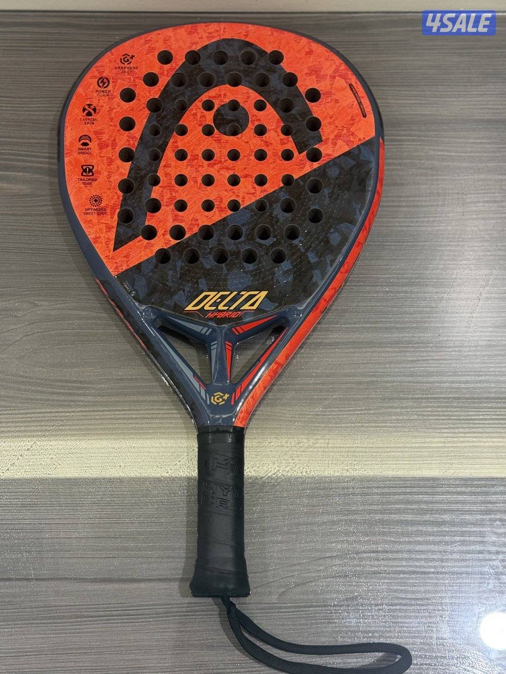 مضرب بادل (مستعمل) استعملته استعمال خفيف +فيه خدوشات بسيطه وخفيفه1