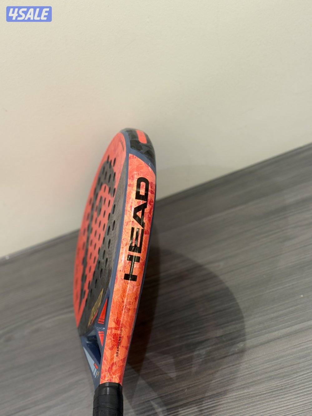 مضرب بادل (مستعمل) استعملته استعمال خفيف +فيه خدوشات بسيطه وخفيفه3