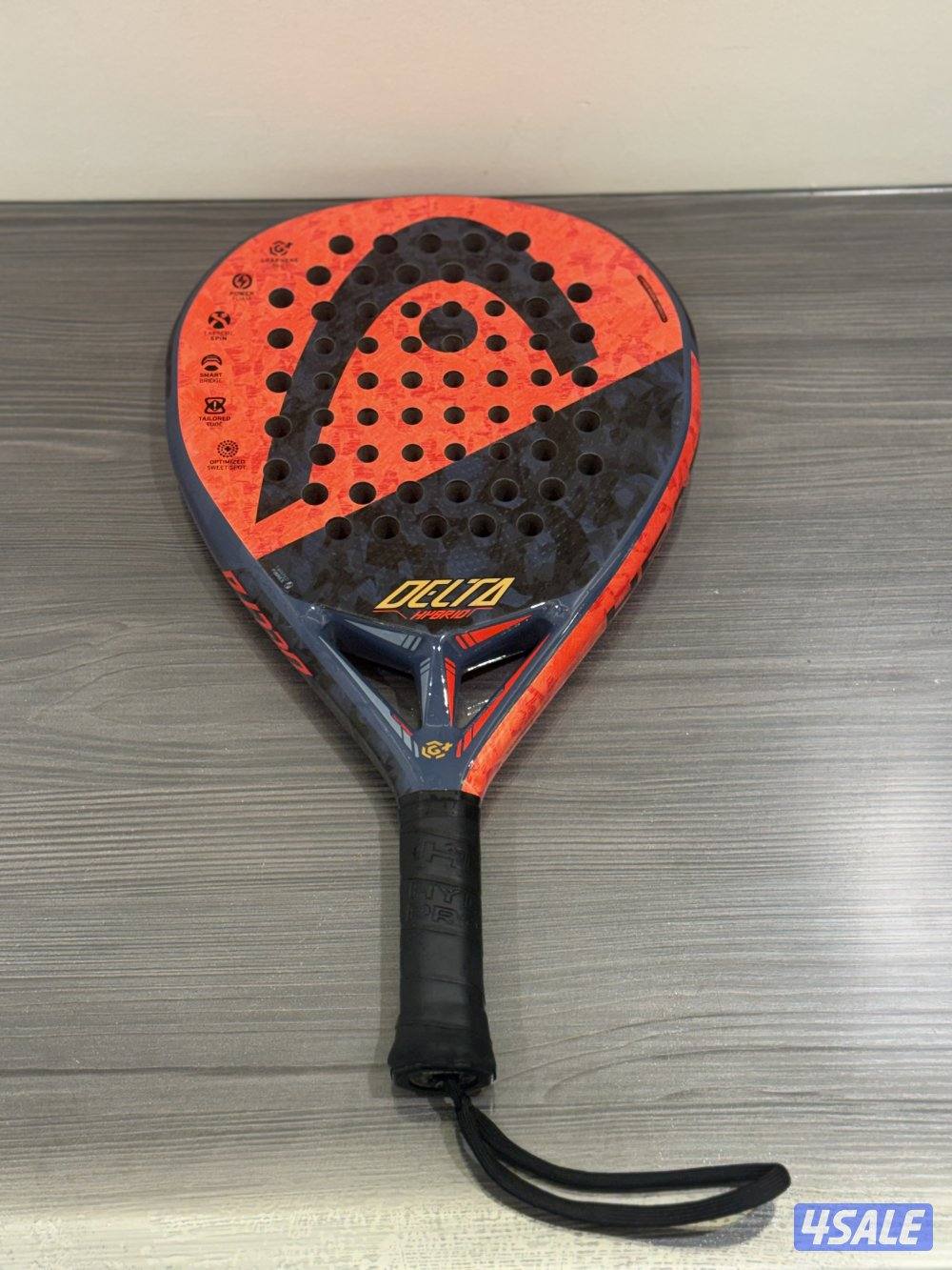 مضرب بادل (مستعمل) استعملته استعمال خفيف +فيه خدوشات بسيطه وخفيفه6