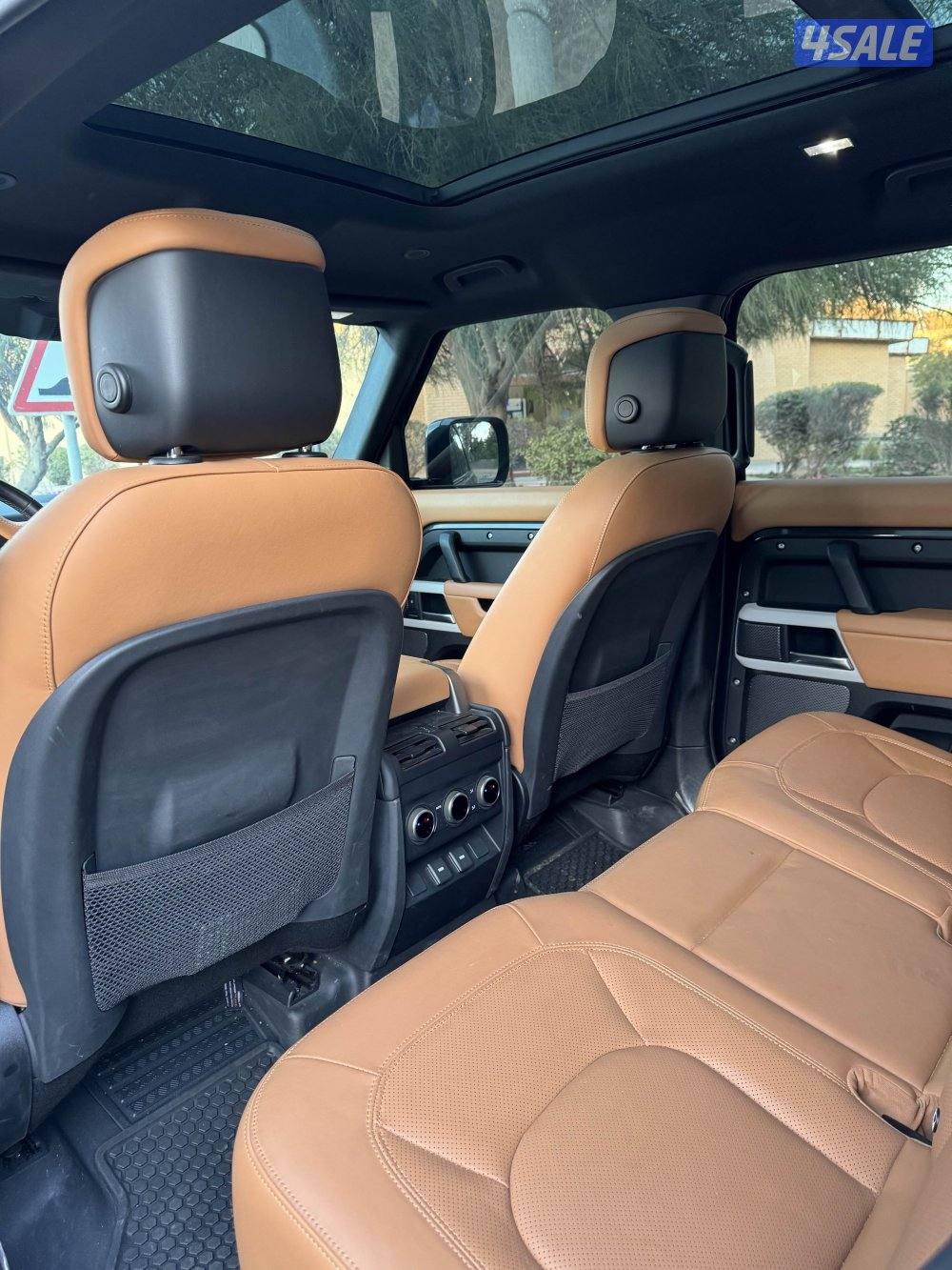 ديفندر ٢٠٢٤ كاربثيان داخلية تان شاشة الكبيرة3