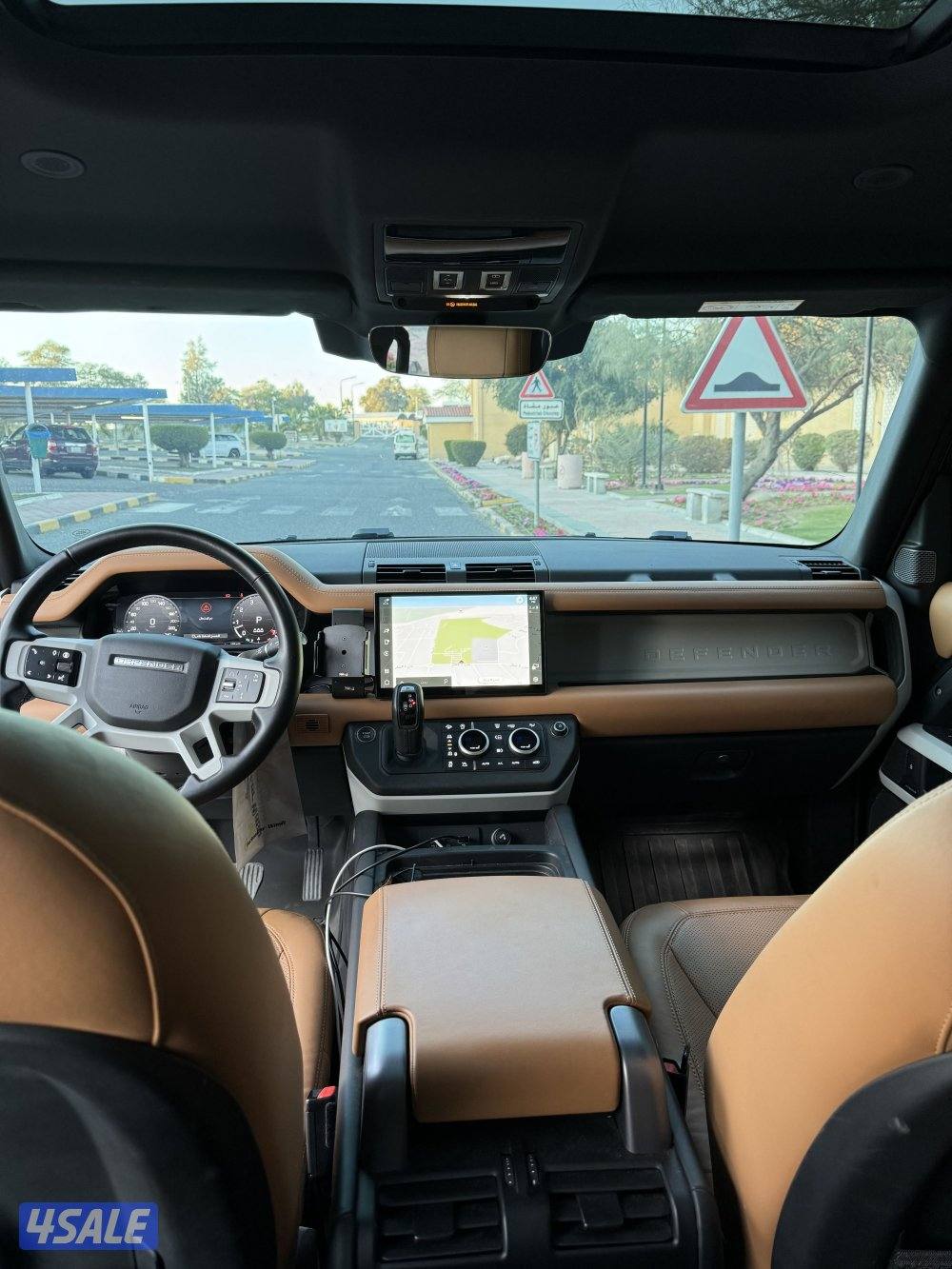 ديفندر ٢٠٢٤ كاربثيان داخلية تان شاشة الكبيرة4