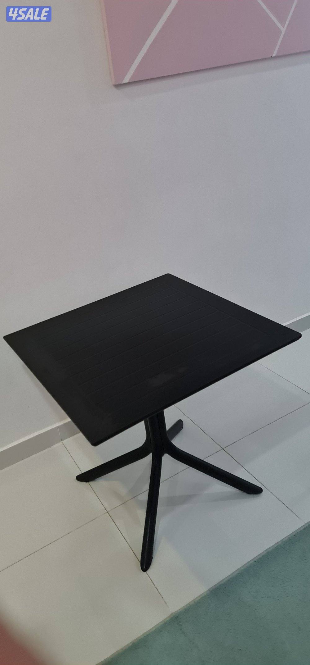 كرسي عدد ١٢ و طاولة عدد ٣ لون أسود مناسب للكافيه أو المطعم4