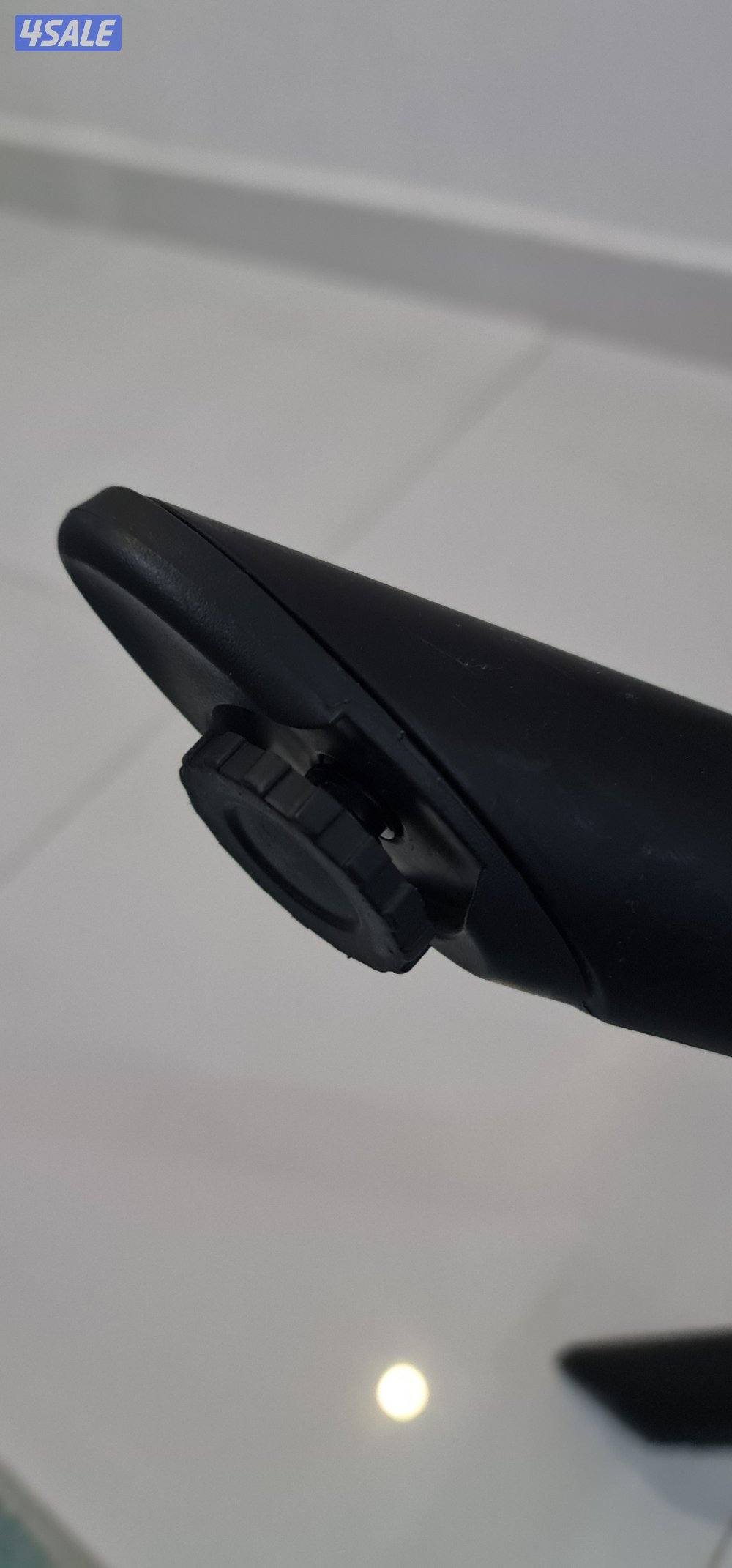 كرسي عدد ١٢ و طاولة عدد ٣ لون أسود مناسب للكافيه أو المطعم7