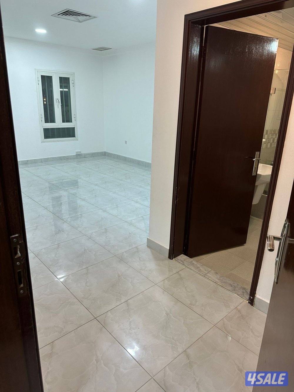 للأيجار دور ارضي بسلوئ يمنع الوسطاء10