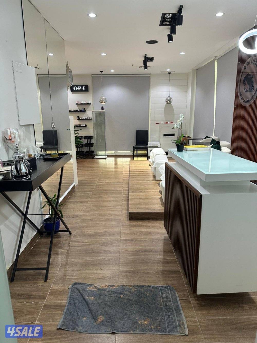 للبيع صالون نسائي بالشعب البحري مؤثث بالكامل لا يوجدموظفين ومن غير رخص0