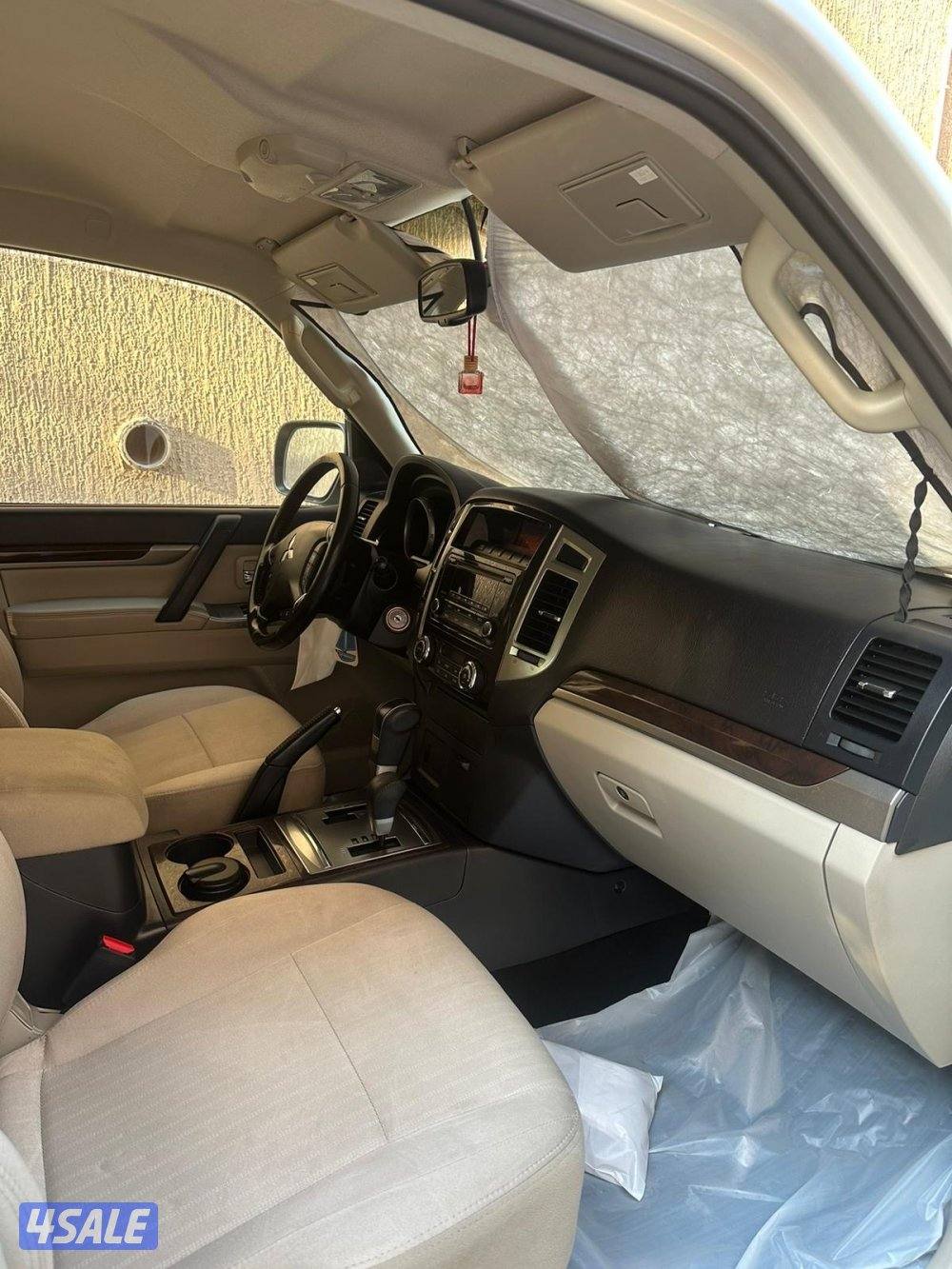 للبيع باجيرو   الوكاله موديل 2020 صبغ وكاله ماشي 84 الف سيرفس  منتظم1