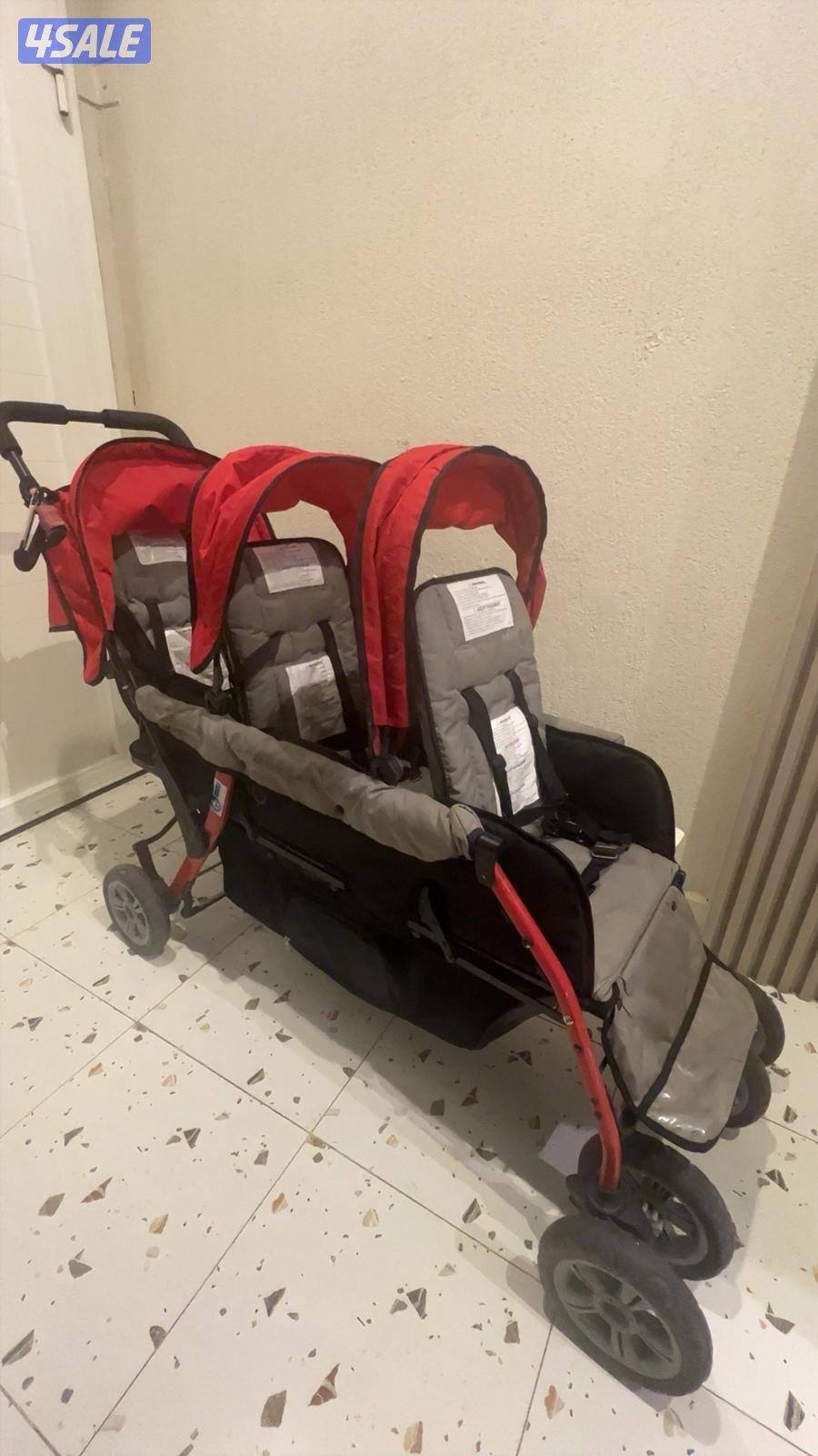 عربانه توأم ثلاث أشخاص1