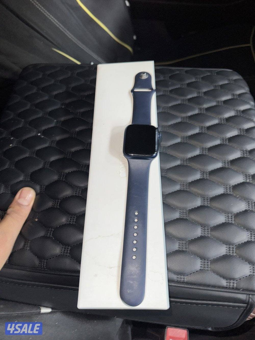 Apple Watch series 6 good condition battery health 84%1