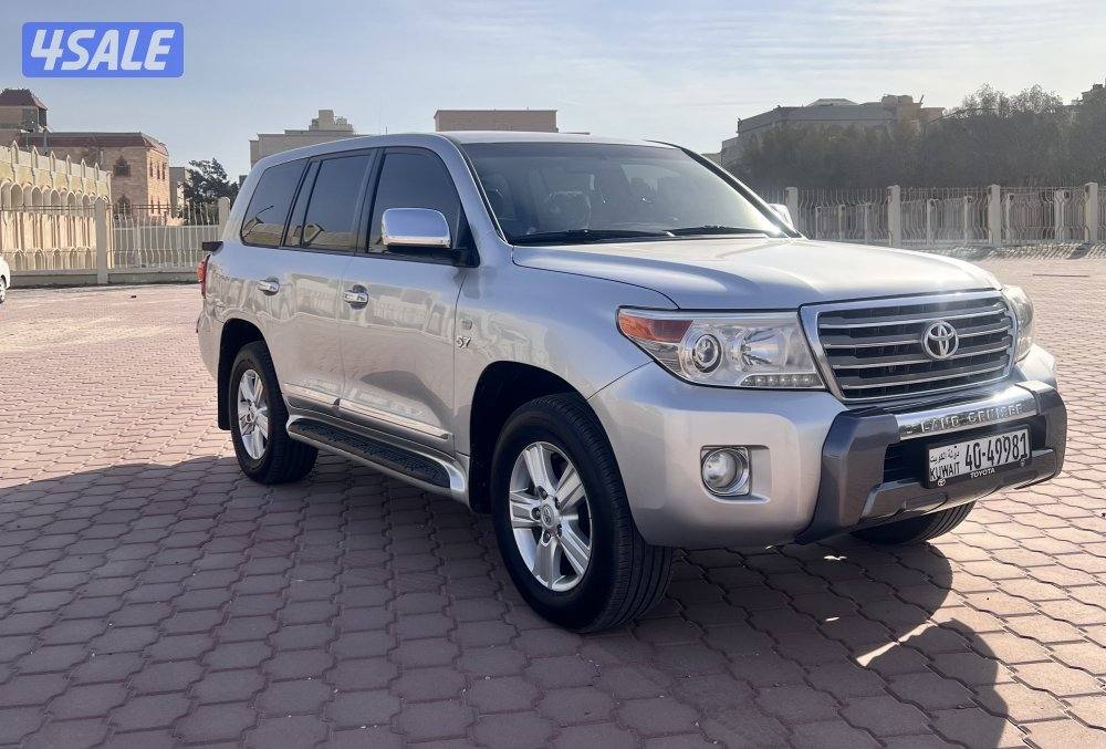 Land cruise سبير علاق3