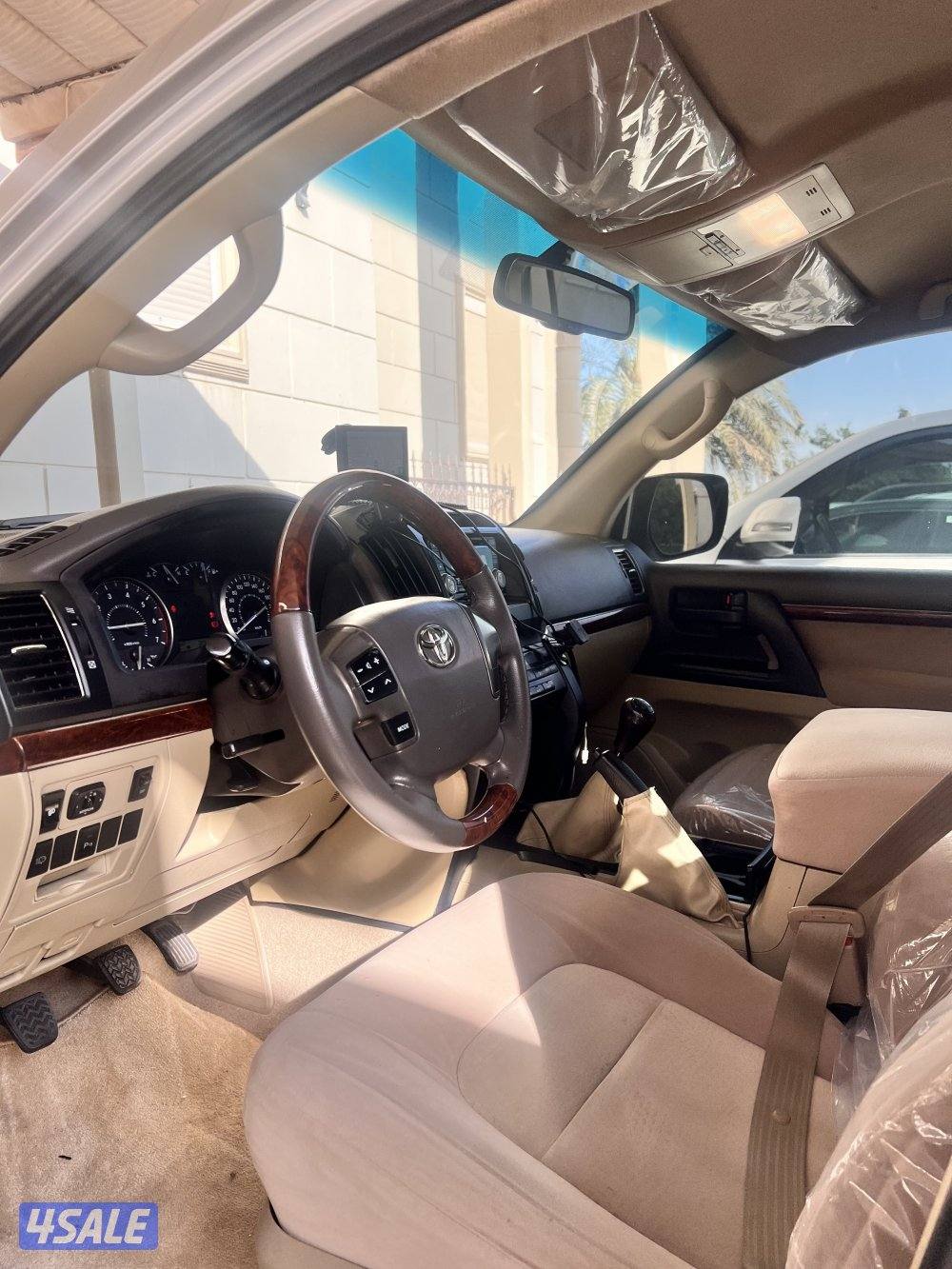 Land cruise سبير علاق5