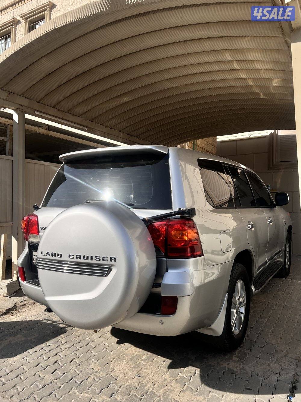 Land cruise سبير علاق3