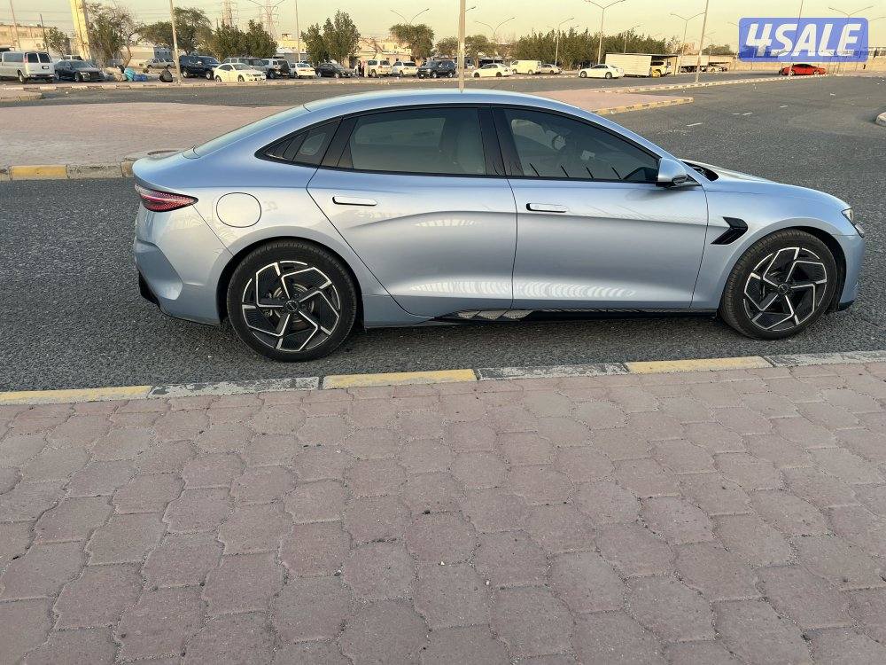 سياره BYD SEAL8