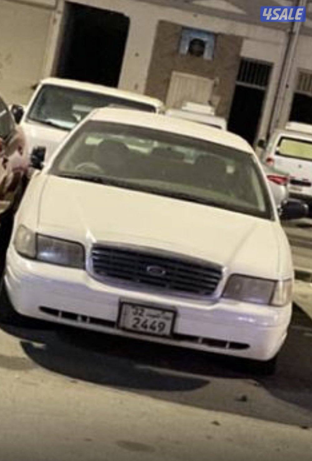 فورد فكتوريا ٢٠٠٤0