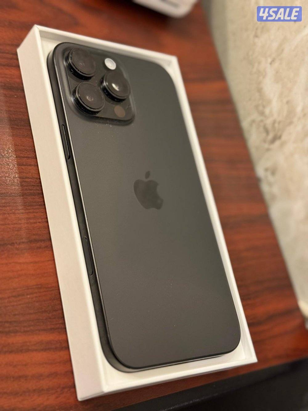 ايفون 16 برو ماكس مساحه 256 بطاريه 100% لسه في الضمان 4 شهور2