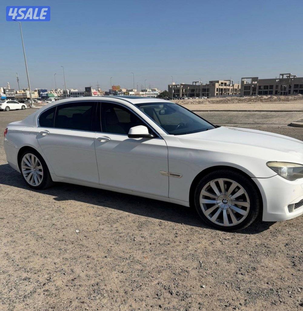 موديل 2010 حجم 740li وارد الغانم شرط الفحص صبغ الوكاله ماشي 141 الف1