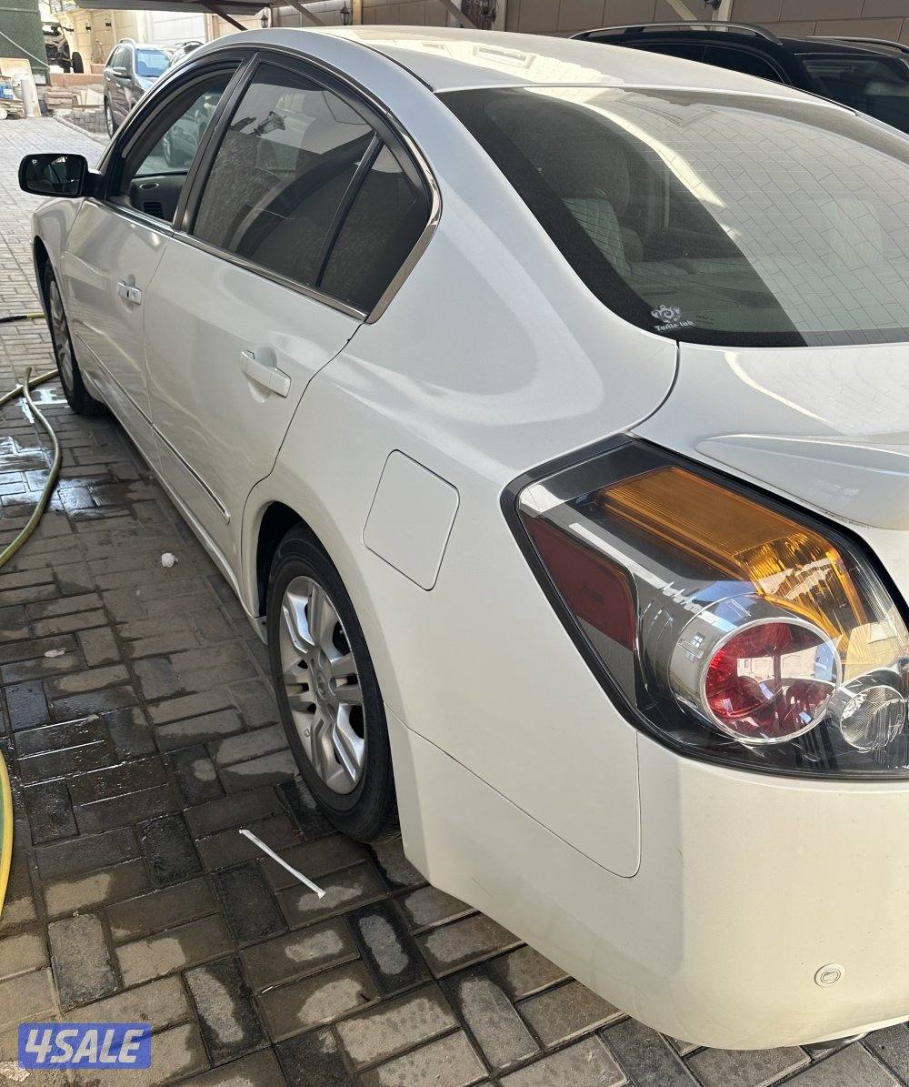 للبيع نيسان التيما ٢٠١١ نظيف من المالك الاصلي وارد البابطين2