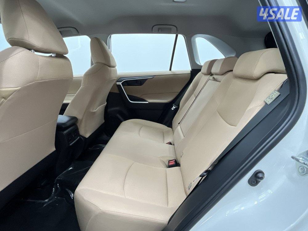 TOYOTA RAV401 4X2 STANDARD OPTION3