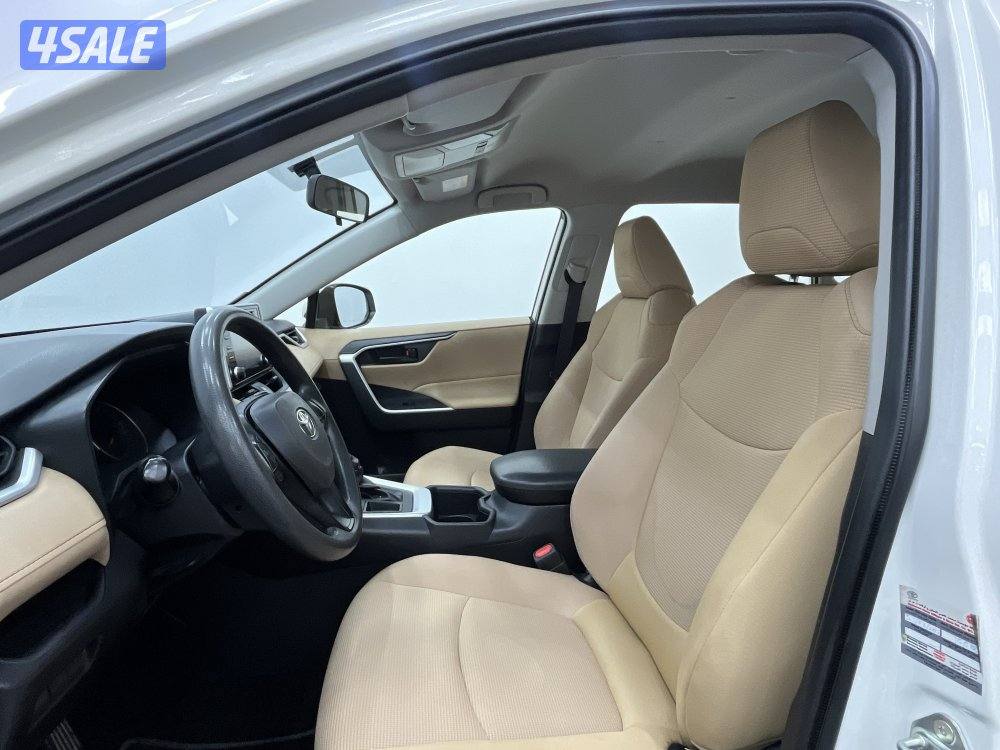 TOYOTA RAV401 4X2 STANDARD OPTION5