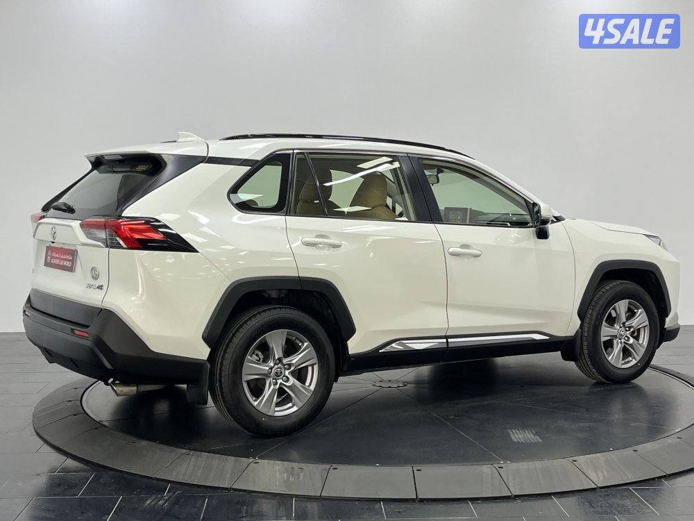 TOYOTA RAV401 4X2 STANDARD OPTION14