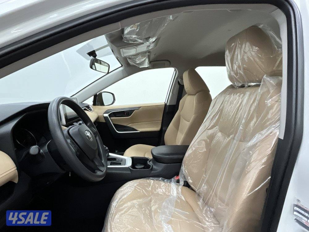 TOYOTA RAV401 4X2 STANDARD OPTION5