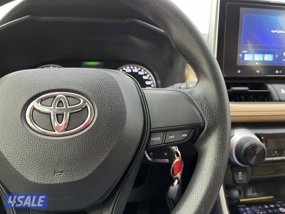 TOYOTA RAV401 4X2 STANDARD OPTION6