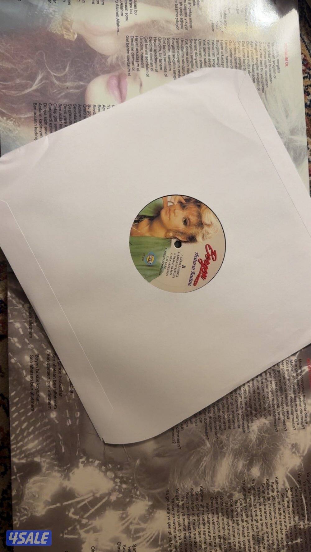 اسطوانة للمغنية بيرجن اشهر الاغاني جديدة2