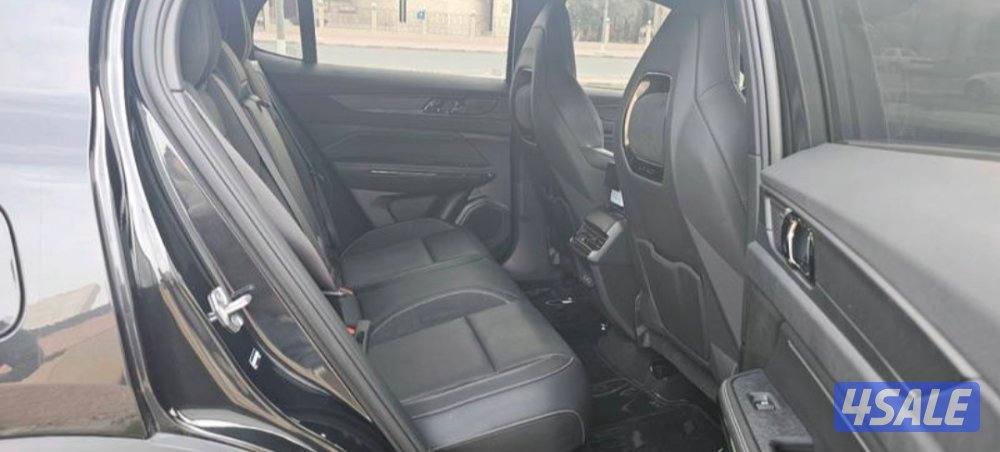 Lynk&Co 01 2023 under waranty full option13